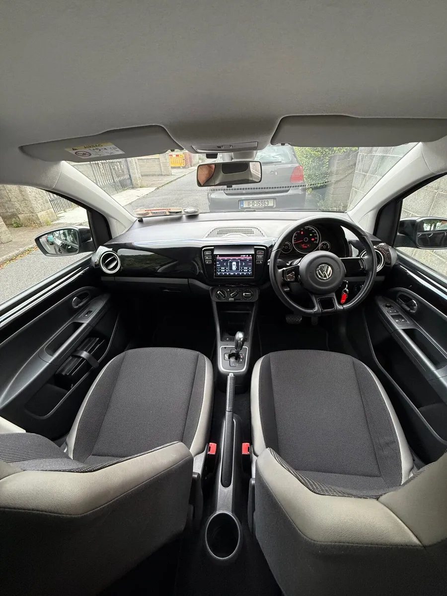 Volkswagen up! 2015 - Image 2