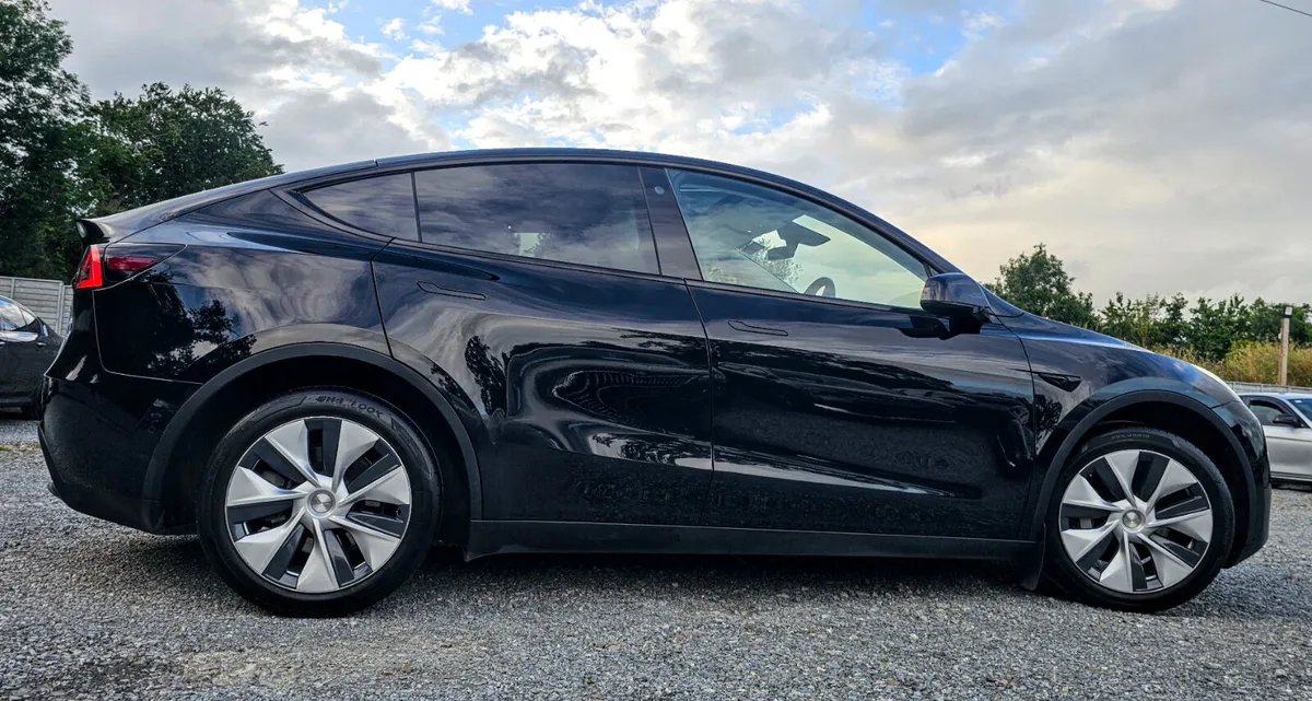 🔥 2022 Tesla Model Y Long Range AWD + Acc Boost - Image 3