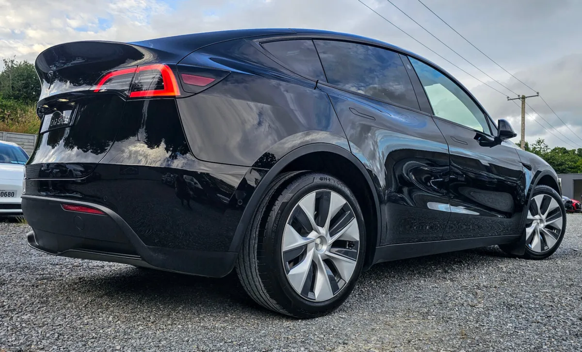 🔥 2022 Tesla Model Y Long Range AWD + Acc Boost - Image 4