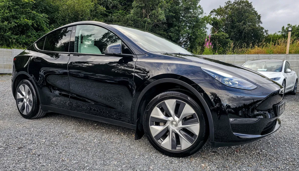 🔥 2022 Tesla Model Y Long Range AWD + Acc Boost - Image 2