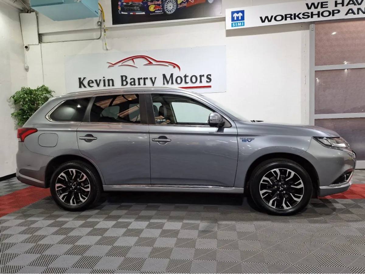 Mitsubishi Outlander 2.0 Phev 4HS (sunroof) 4WD A - Image 4
