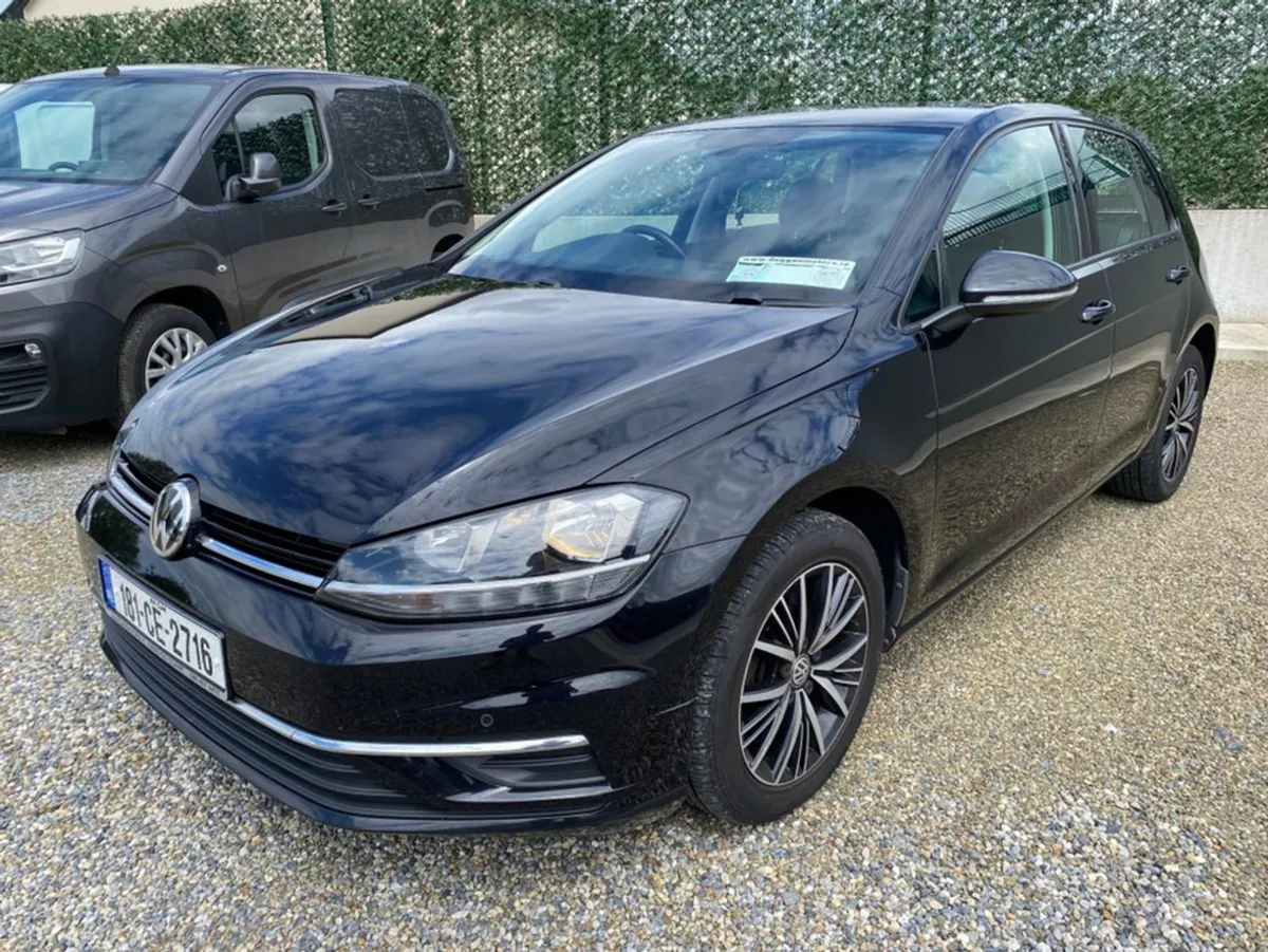 Volkswagen Golf 1.6 TDI SE NAV Bluemotion 115PS 5 - Image 3