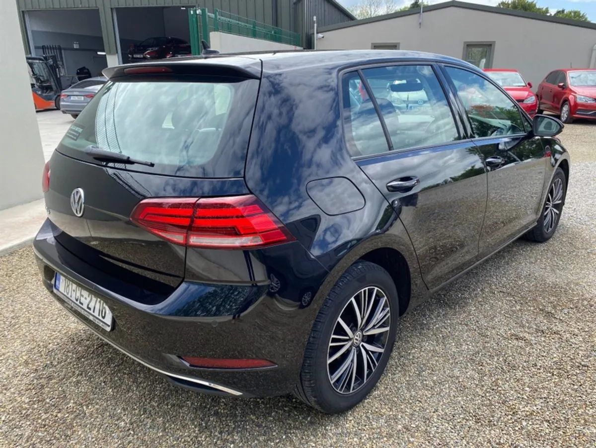 Volkswagen Golf 1.6 TDI SE NAV Bluemotion 115PS 5 - Image 4