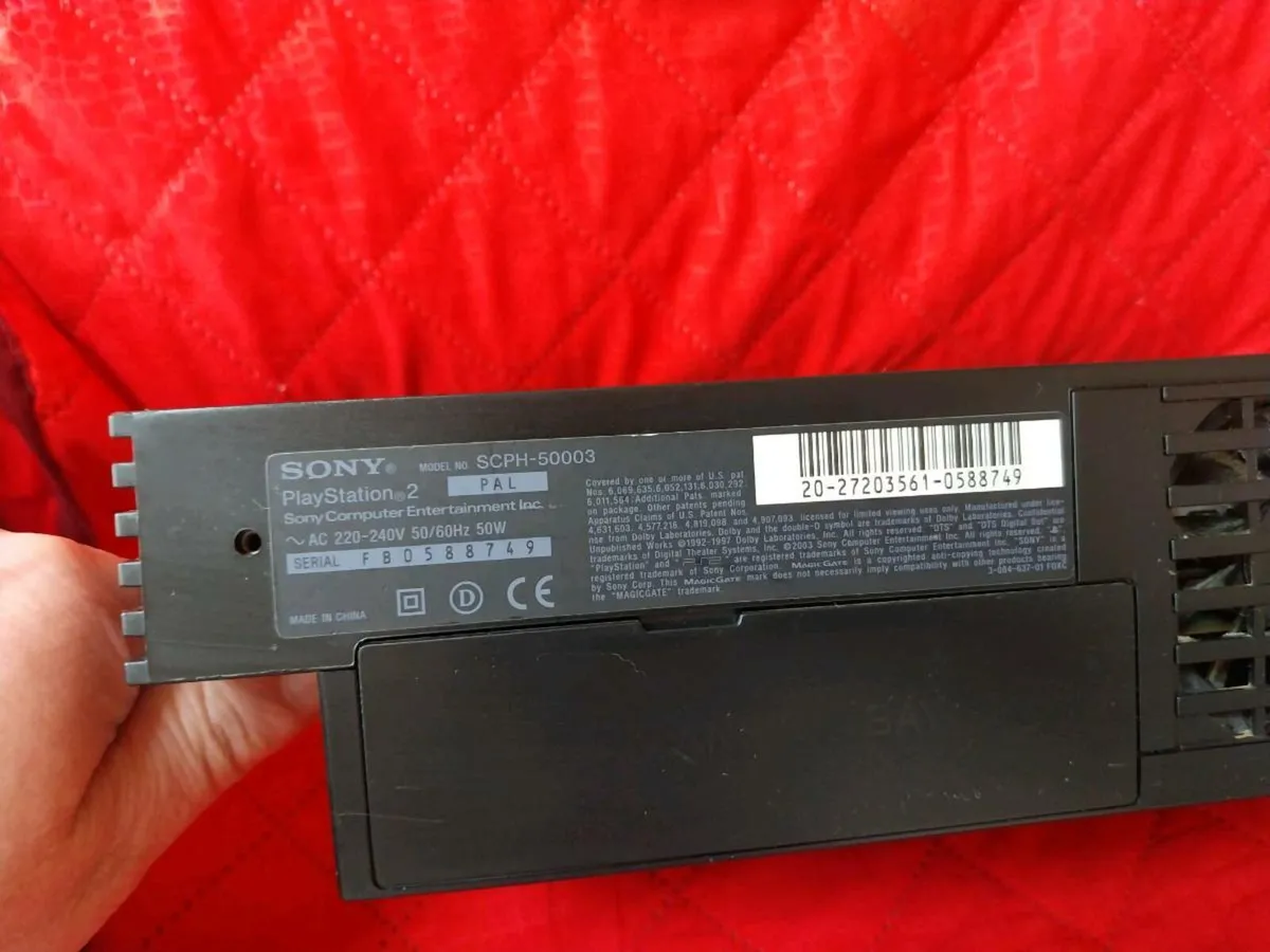 ps2 console + 2 controllers - Image 2