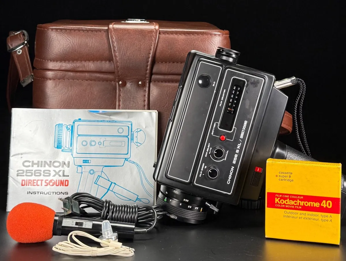 Chinon 256 S XL Directsound Super 8 camera - Image 1