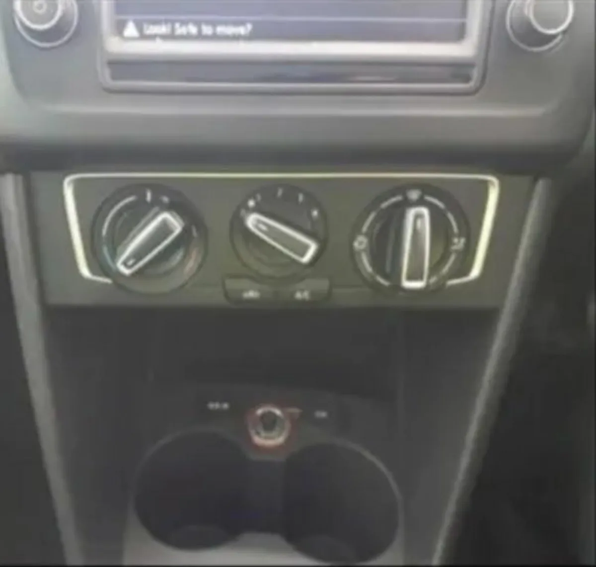 Volkswagen Polo 2015 1.4 TDI - Image 3