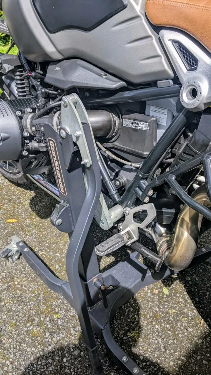 Constands Motorbike Lift with BMW adapter - Image 3