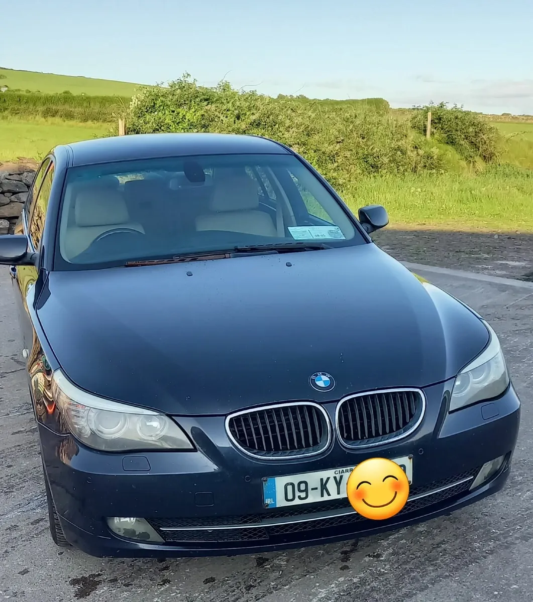 BMW 5-Series 2009 - Image 2