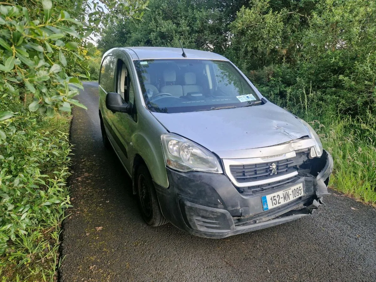2015 Peugeot Partner with parts - Image 1