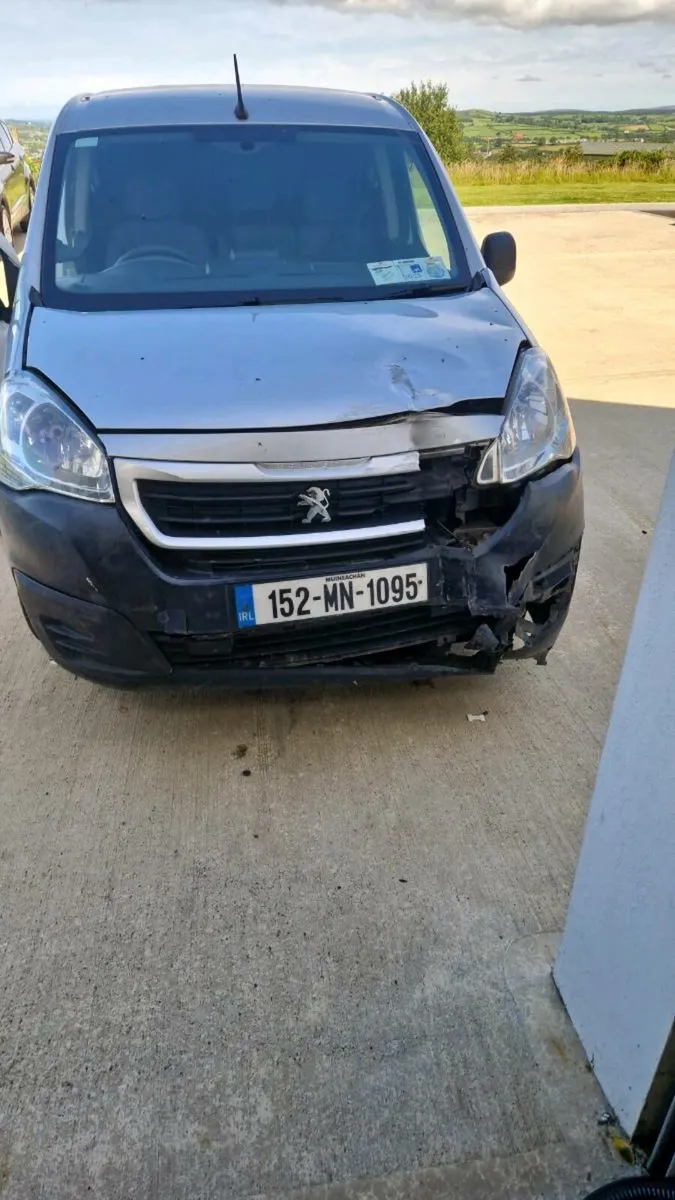 2015 Peugeot Partner with parts - Image 2