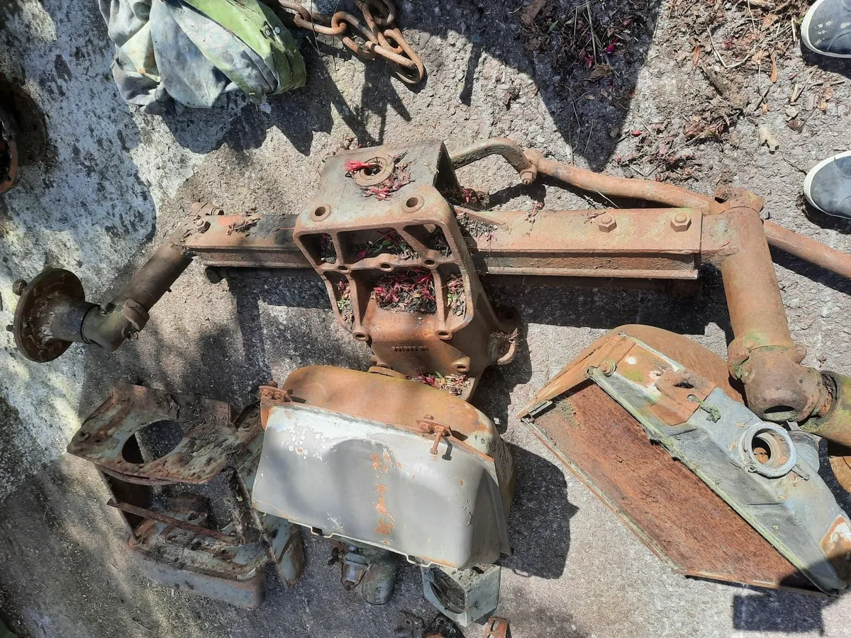 Tractor parts - Image 2