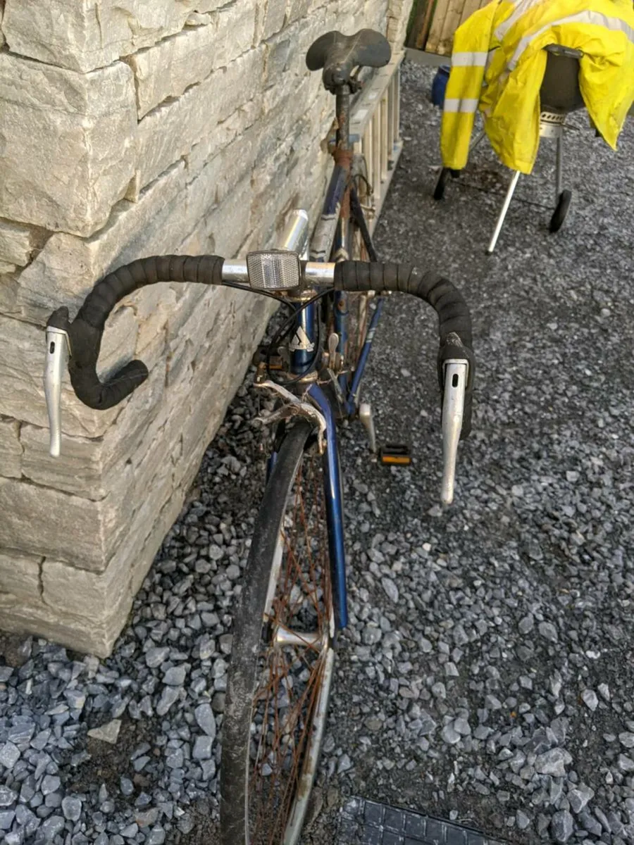 Road bike - Image 1