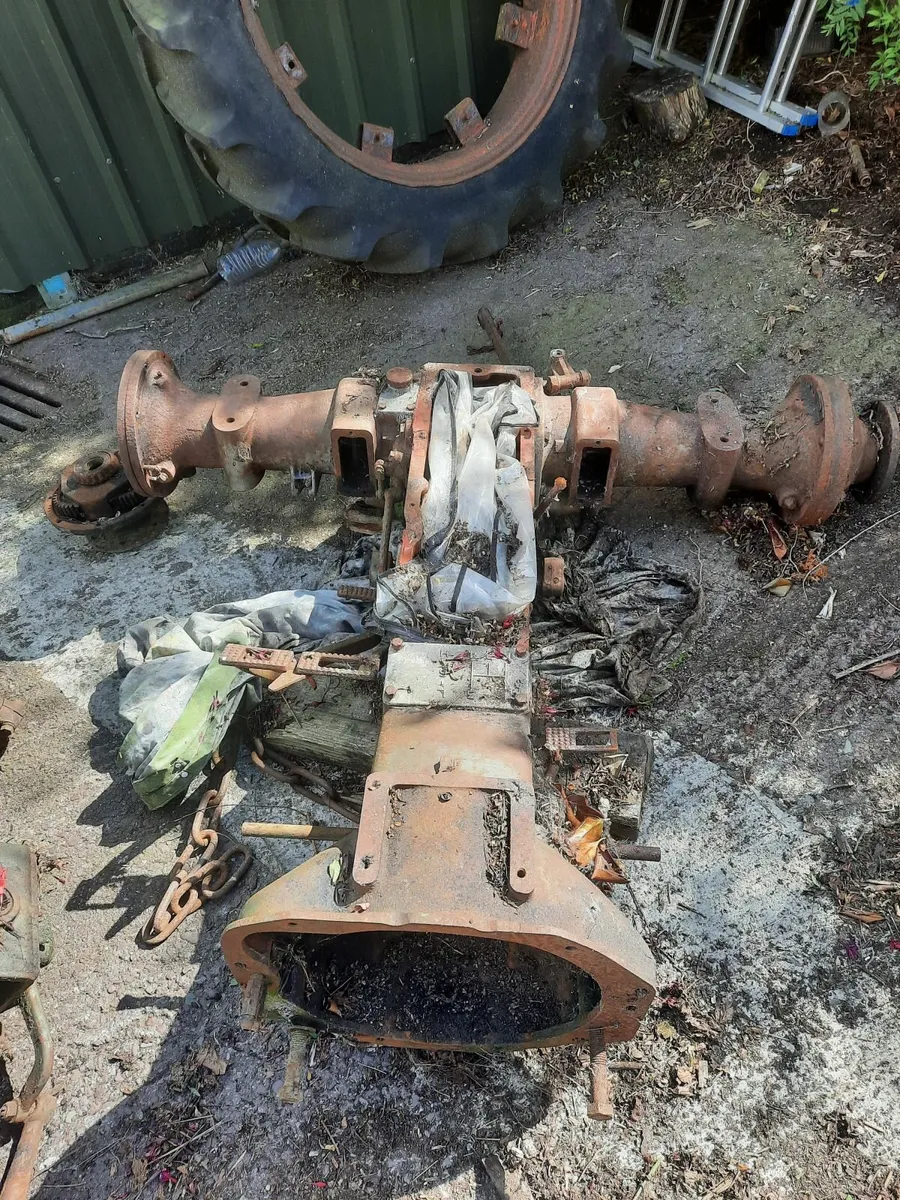 Tractor parts - Image 3