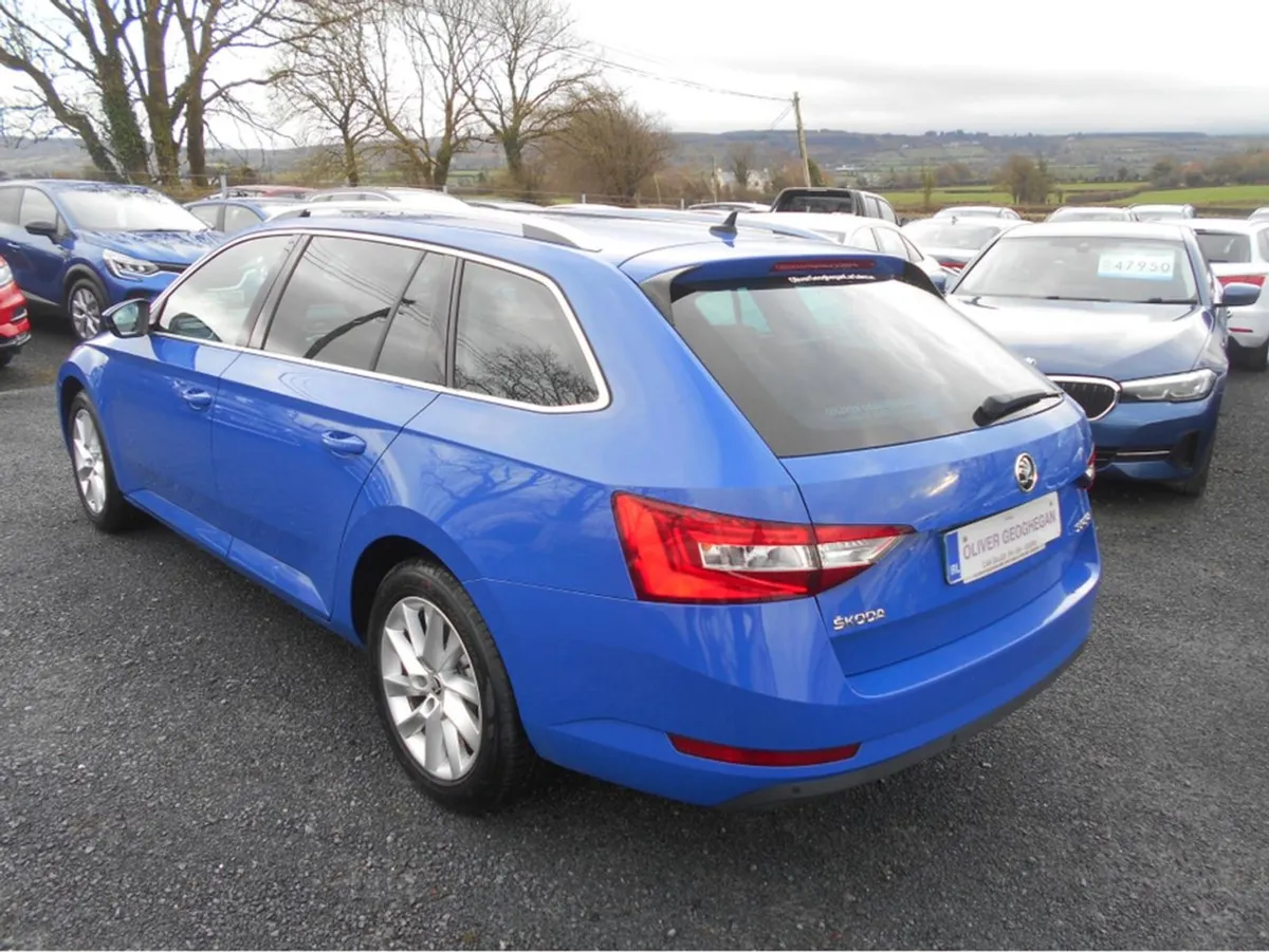 Skoda Superb 2.0 TDI SE Technology 150 BHP (black - Image 3