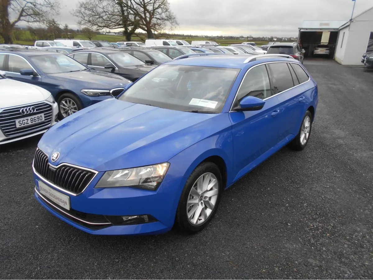 Skoda Superb 2.0 TDI SE Technology 150 BHP (black - Image 4