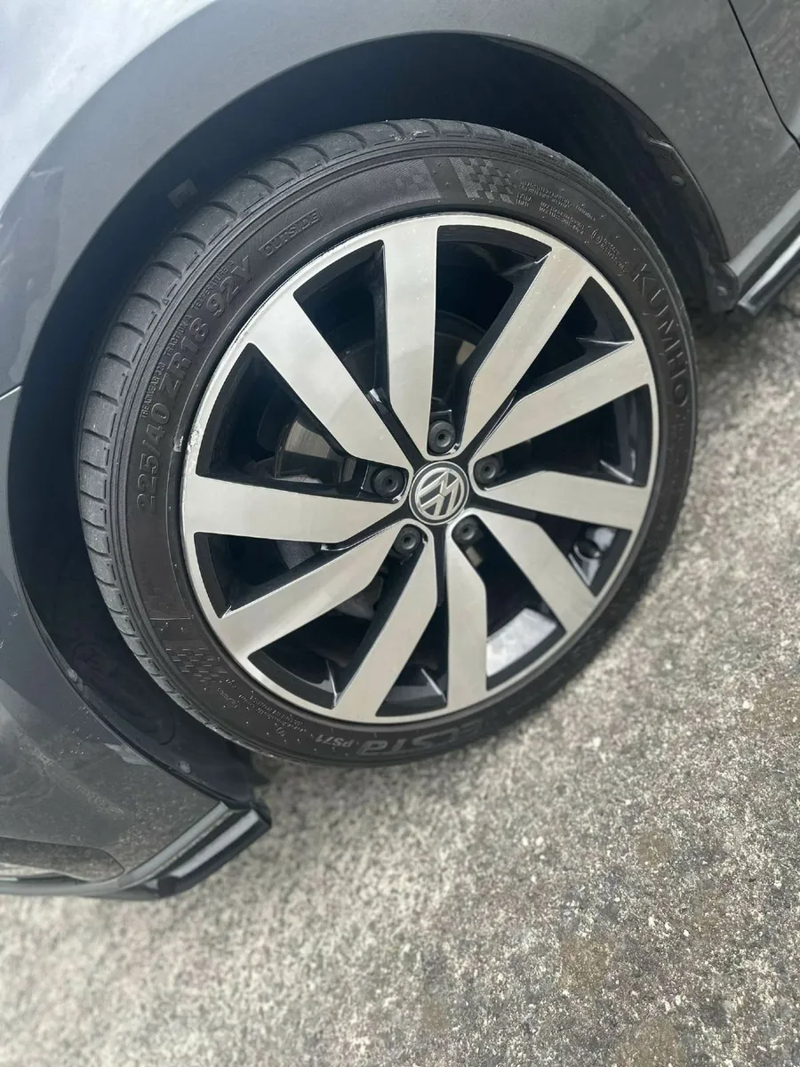 2018 Volkswagen Golf R-Line 1.4 TSI 150BHP - Image 3
