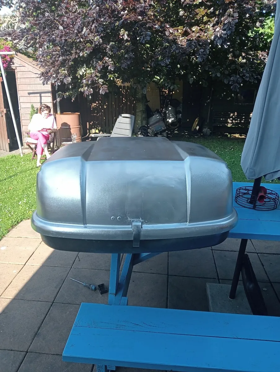 Roof box - Image 2