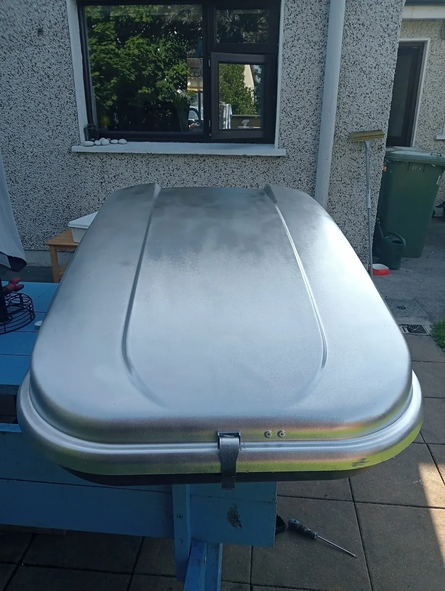 Roof box - Image 3