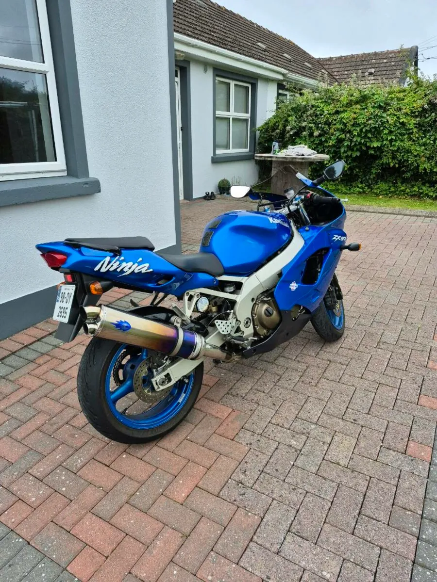 Kawasaki ZX9R - Image 2