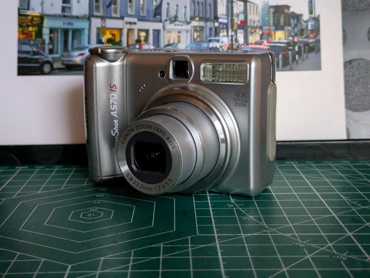 Canon PowerShot A570 IS 7MP CCD 🌈 digital camera - Image 2