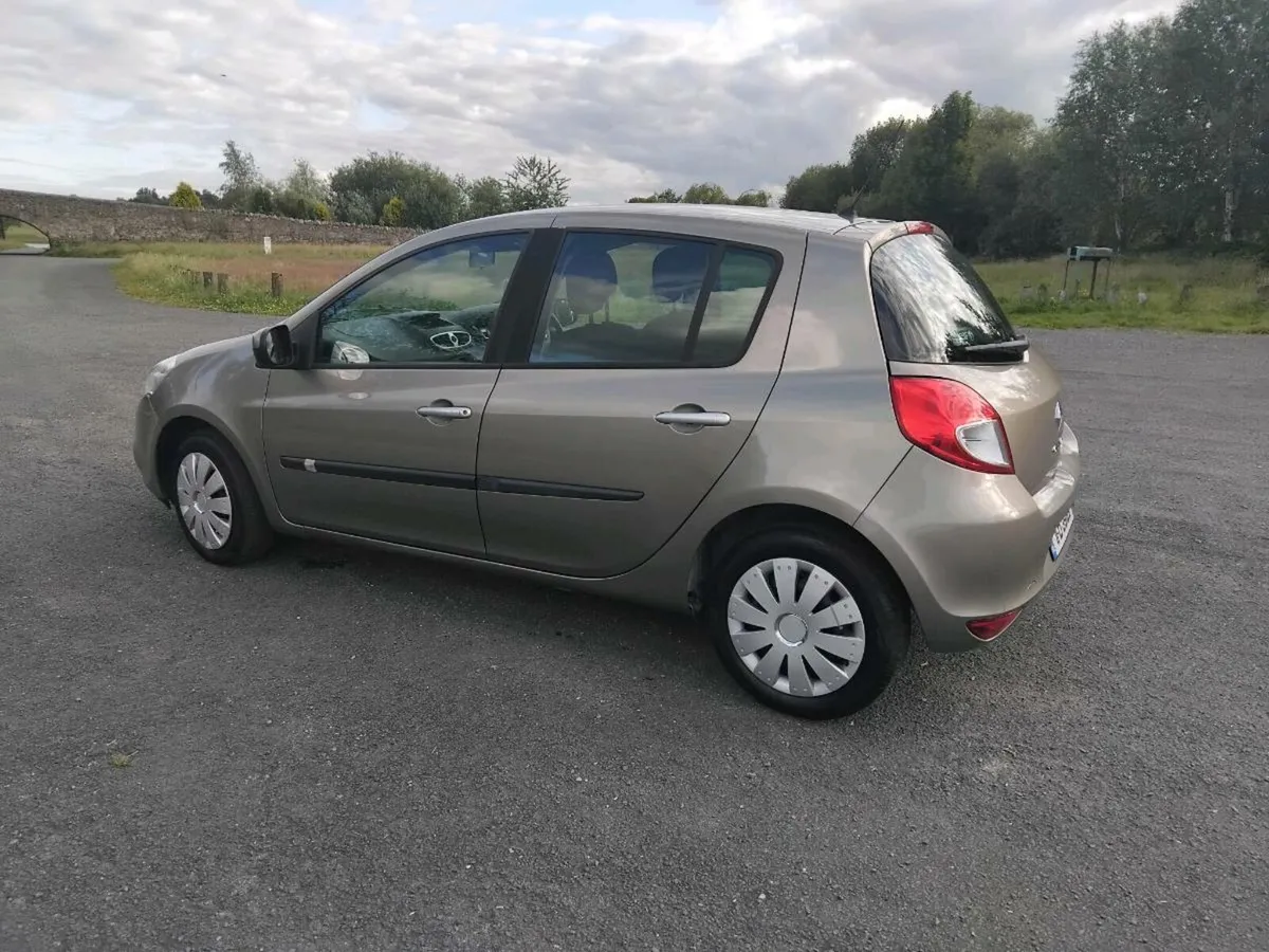 🚘🚘2011 Renault Clio🚘🚘 - Image 3