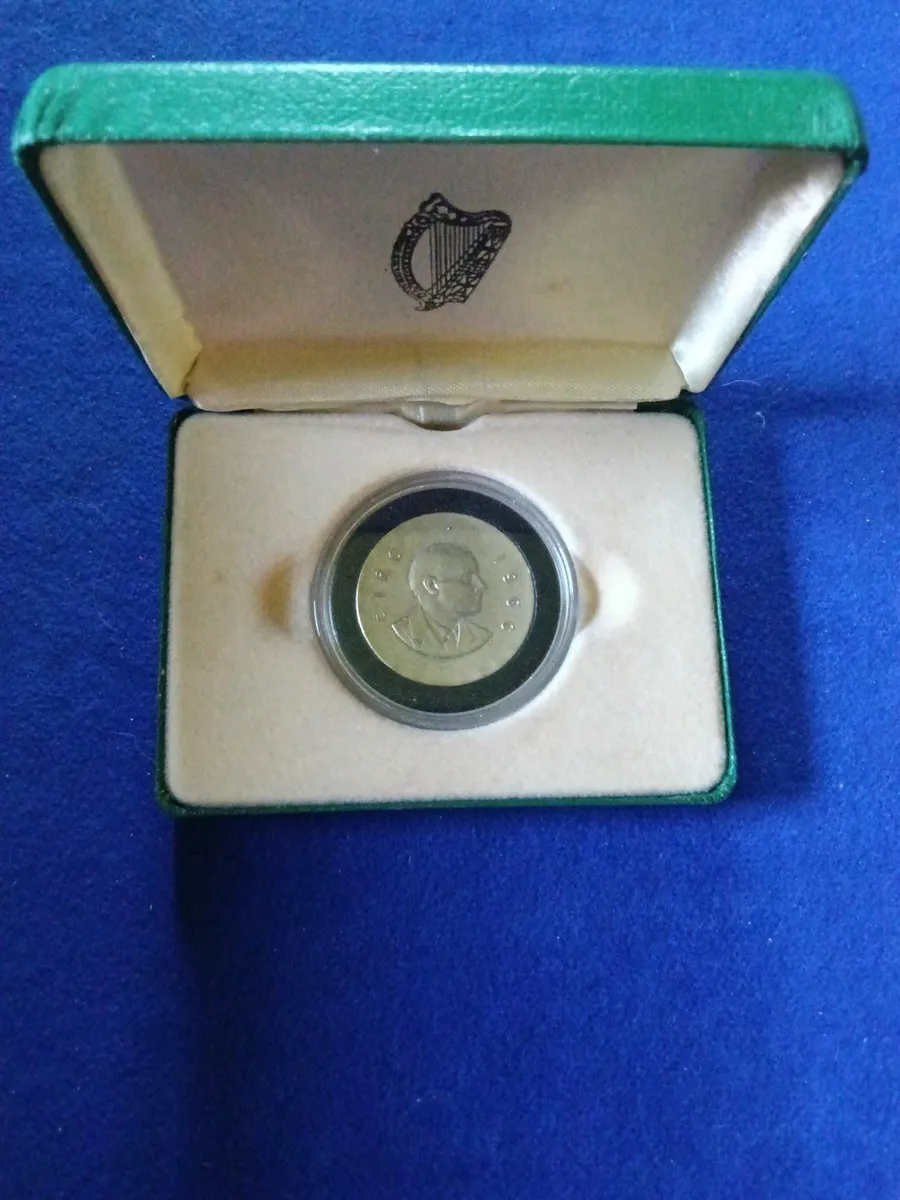 1966 Ten Shillings Coin - Image 1