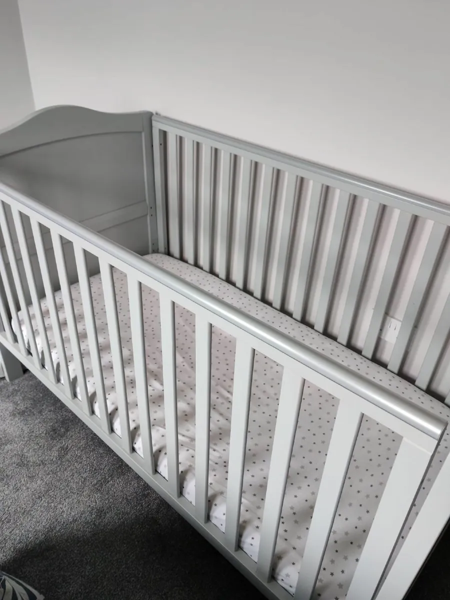 Nested Sorrento Cot Bed   Including mattress (x2) - Image 1