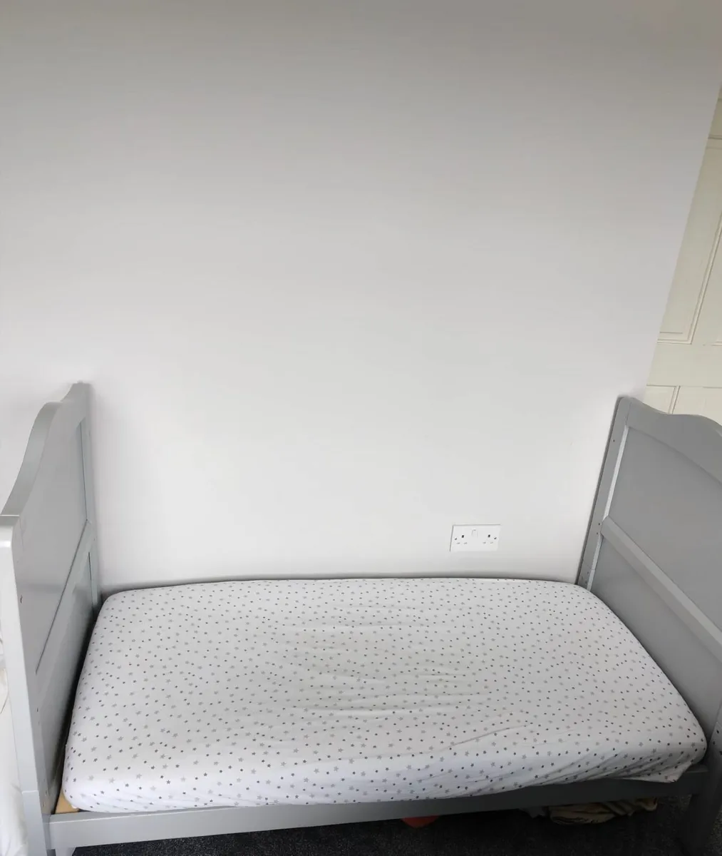 Nested Sorrento Cot Bed   Including mattress (x2) - Image 2