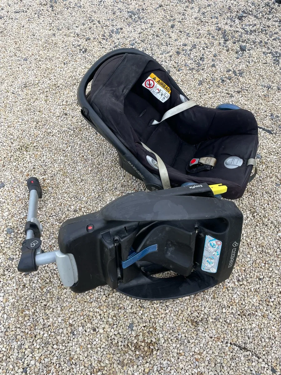 Maxi cosy and isofix bundle - Image 1