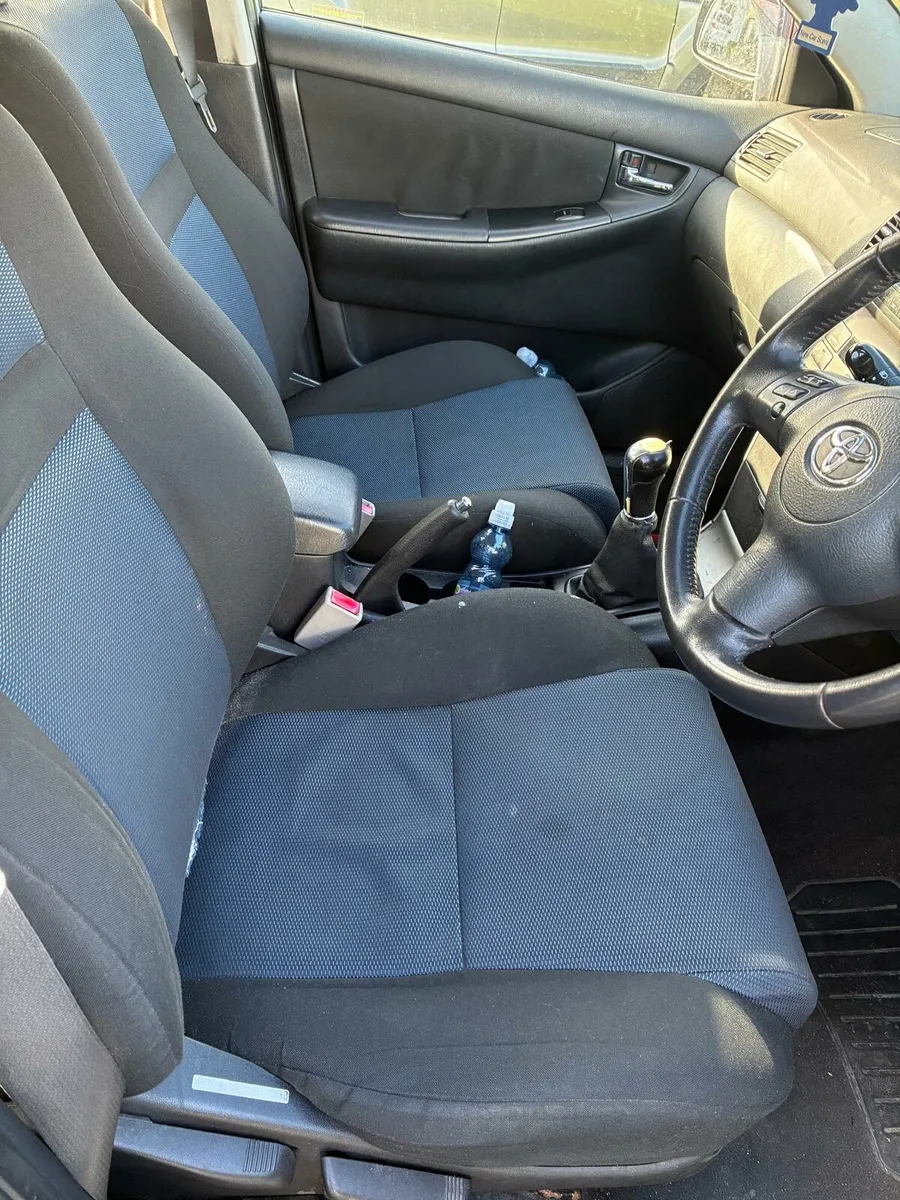 Toyota Corolla - Image 4