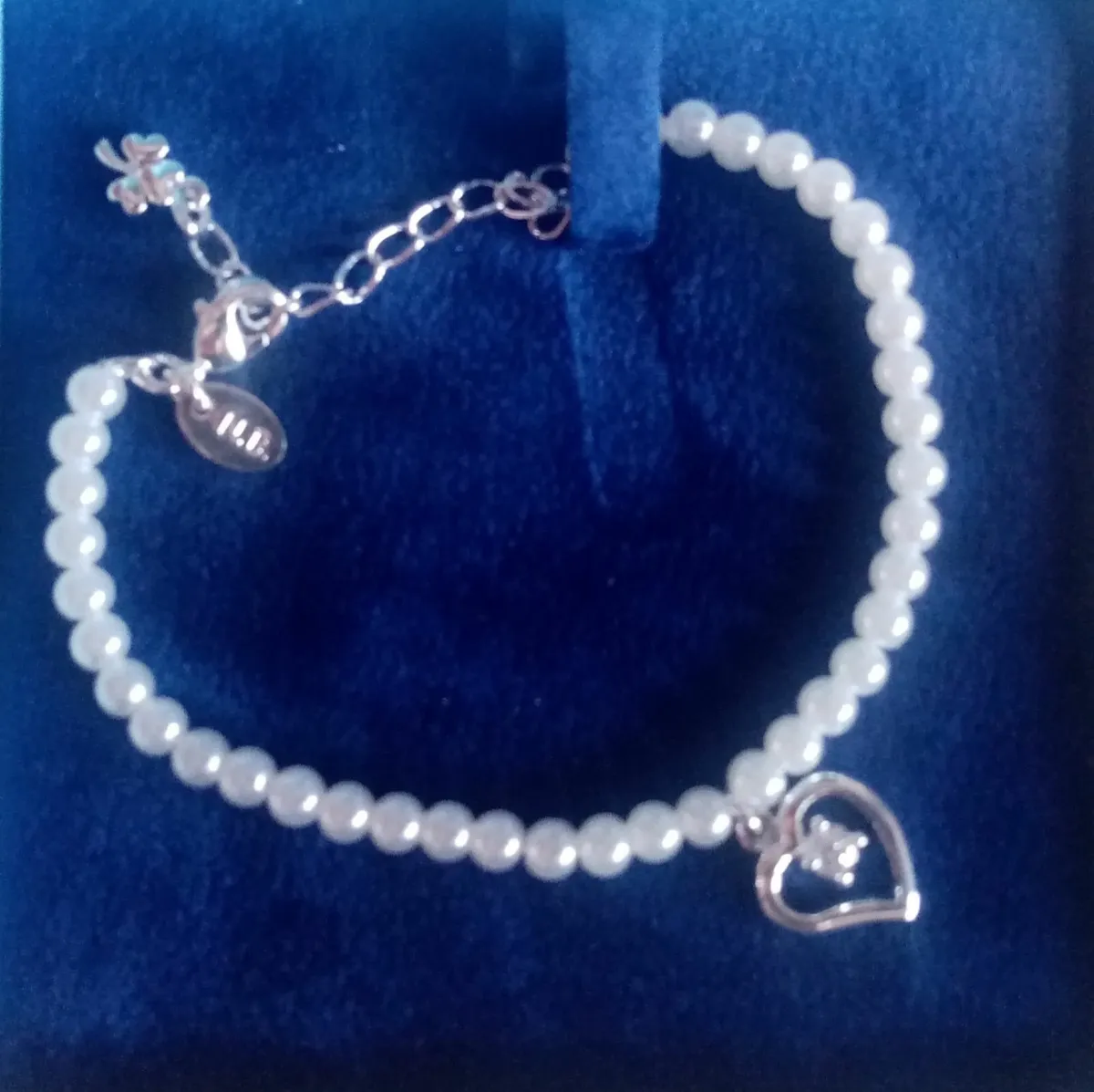 Jewellery - Image 1