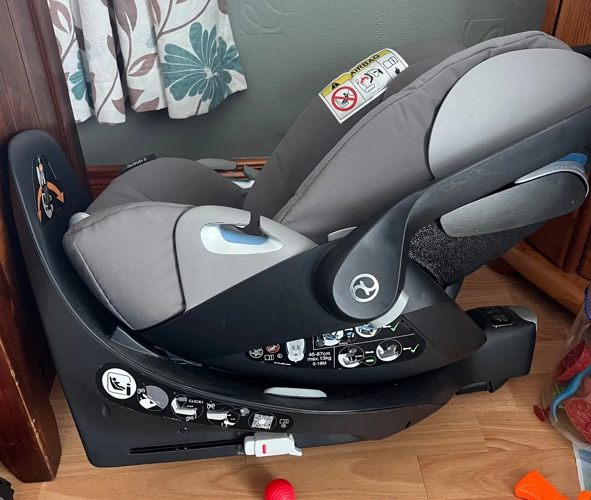 Baby car seat - Image 1