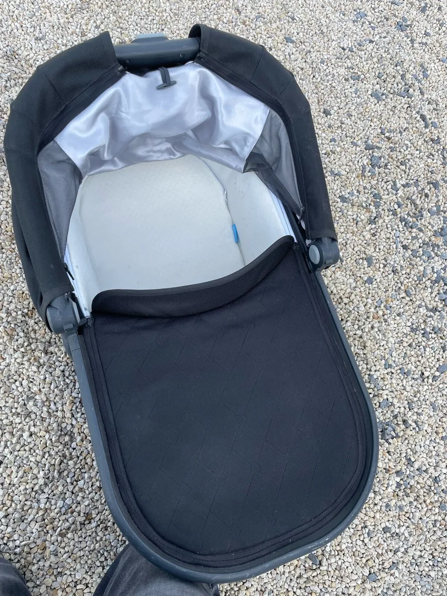 Vista uppababy Jake cot - Image 2