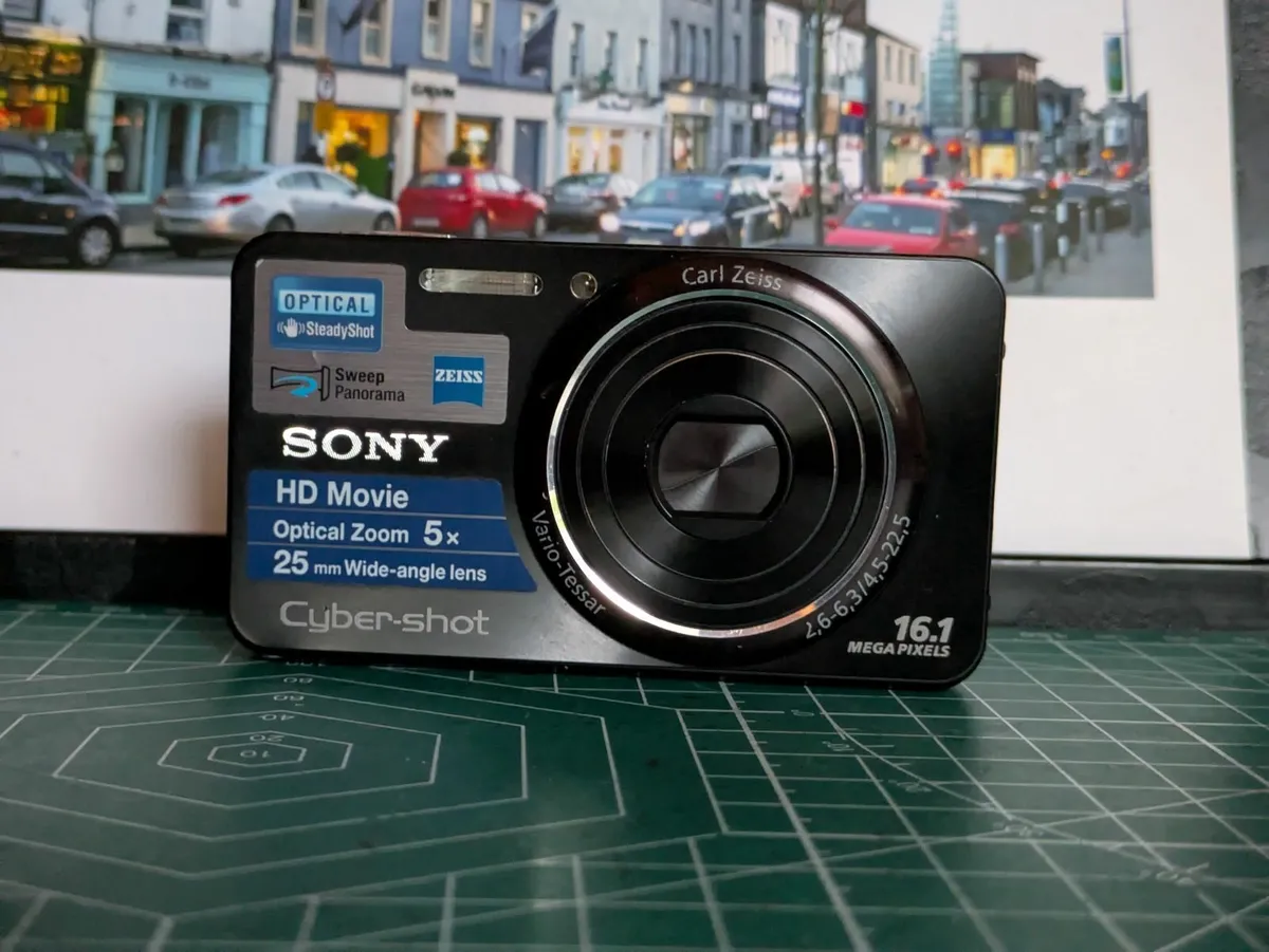 Sony W570 CCD🌈 camera Carl Zeiss Vario-Tessar💥 - Image 2