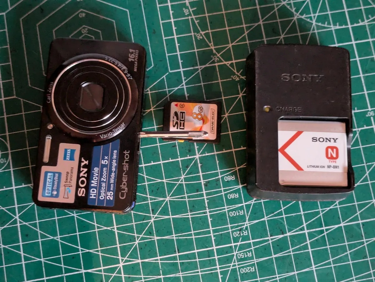 Sony W570 CCD🌈 camera Carl Zeiss Vario-Tessar💥 - Image 3