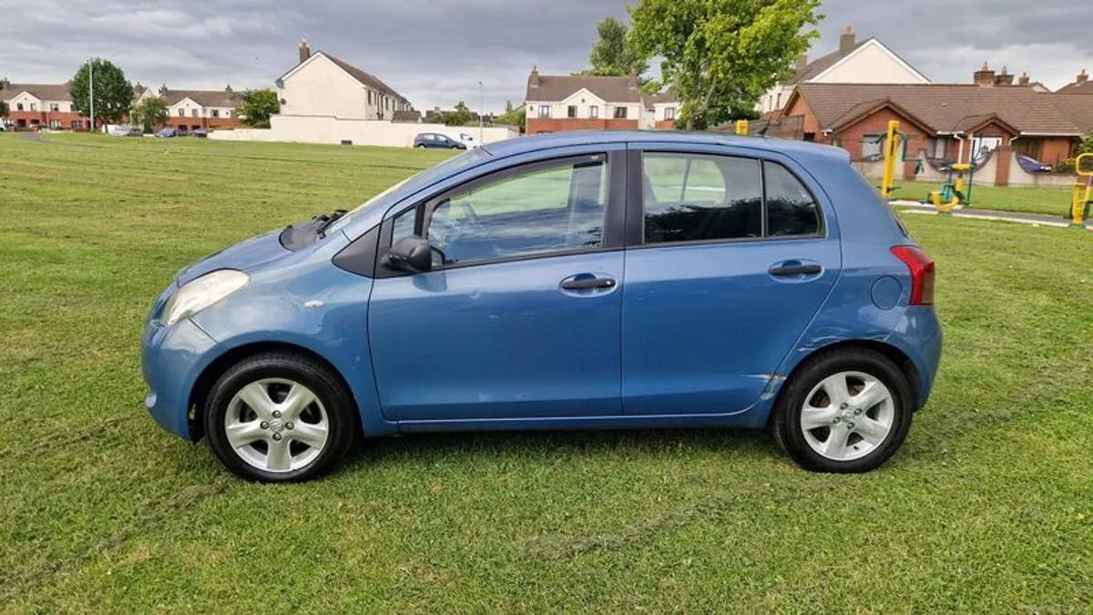 08 Toyota Yaris 1ltr petrol - Image 3