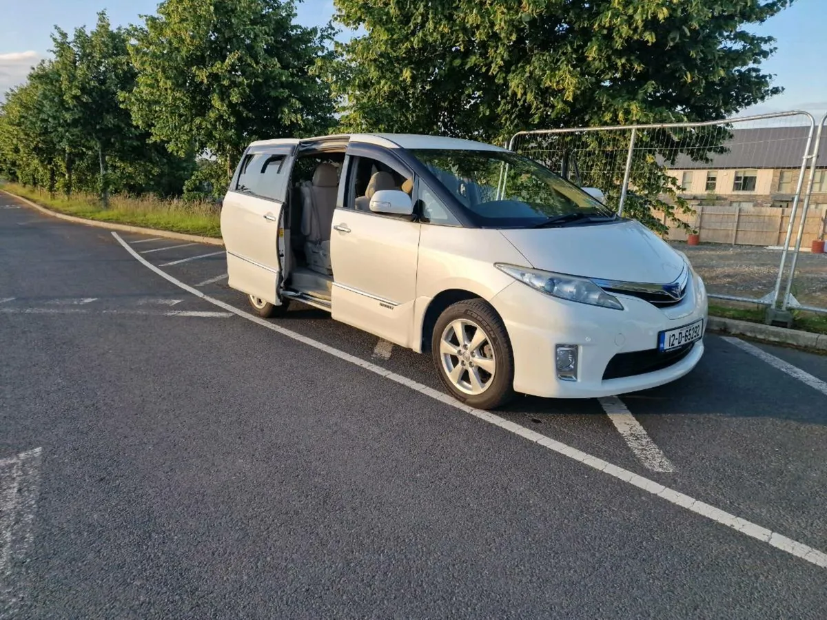 Toyota estima hybrid - Image 1