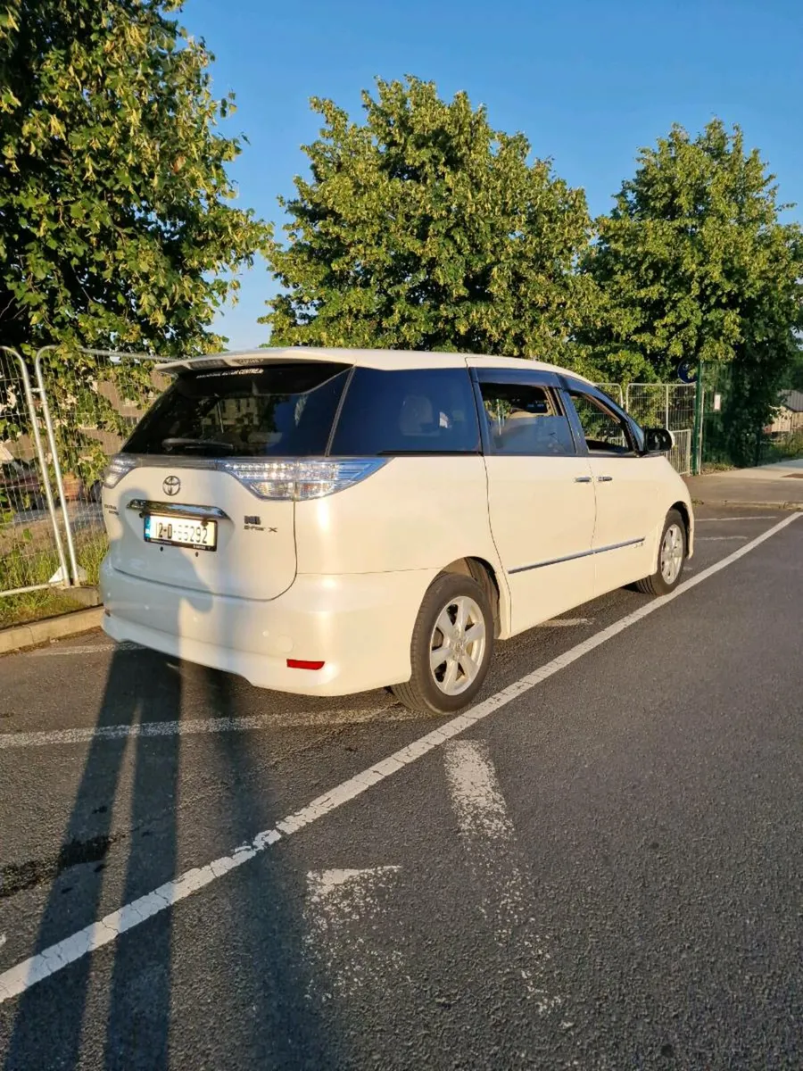 Toyota estima hybrid - Image 3