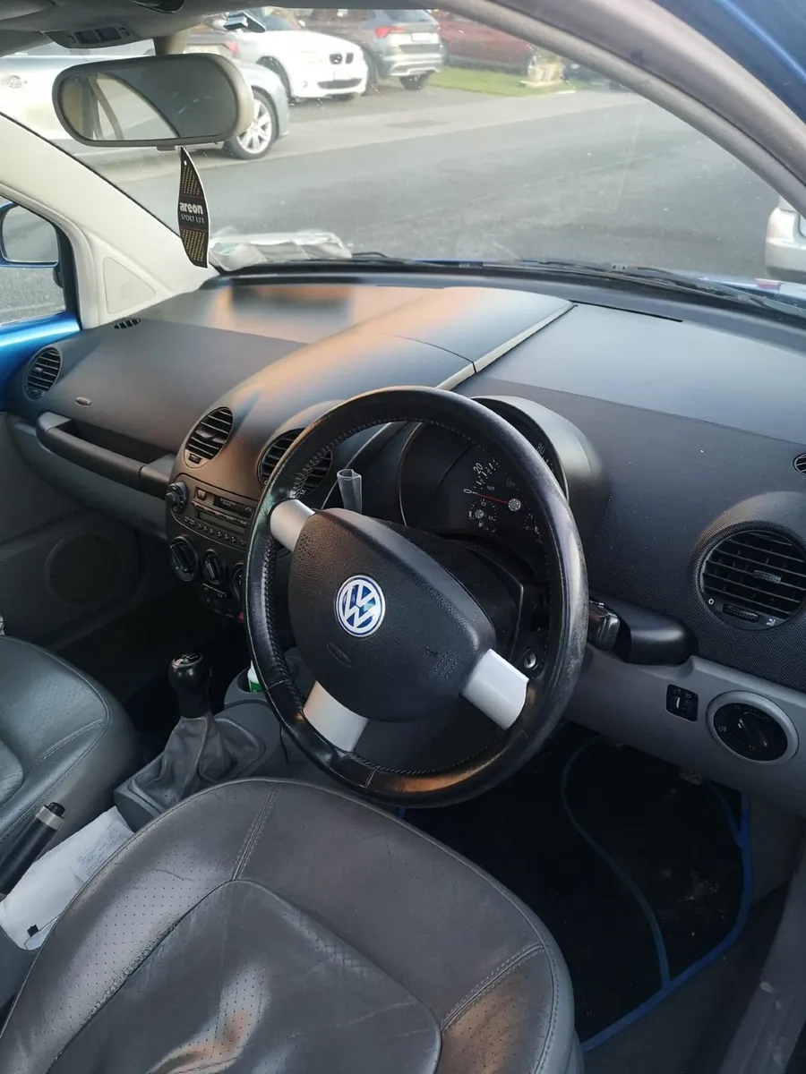 Volkswagen Beetle 2002 - Image 4