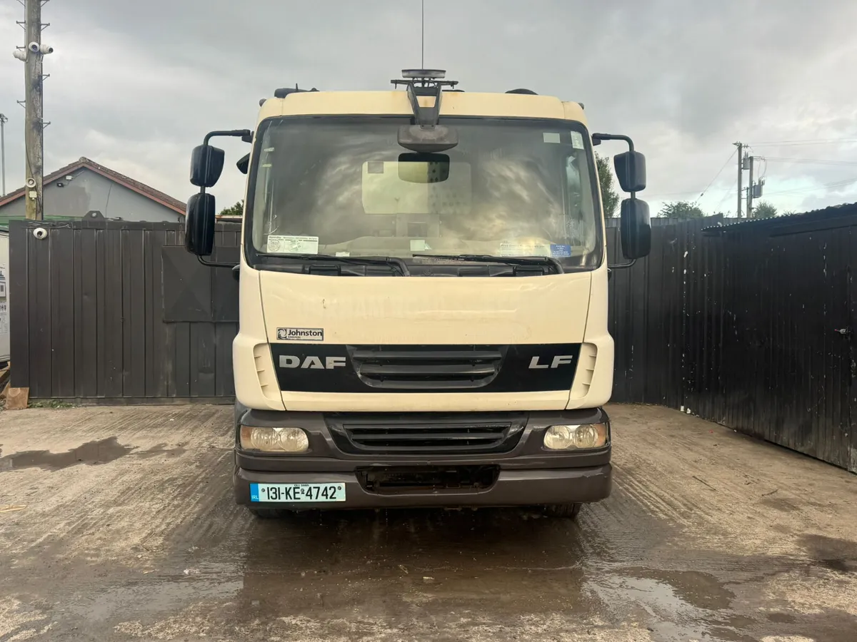 Daf LF Johnston Sweeper - Image 3