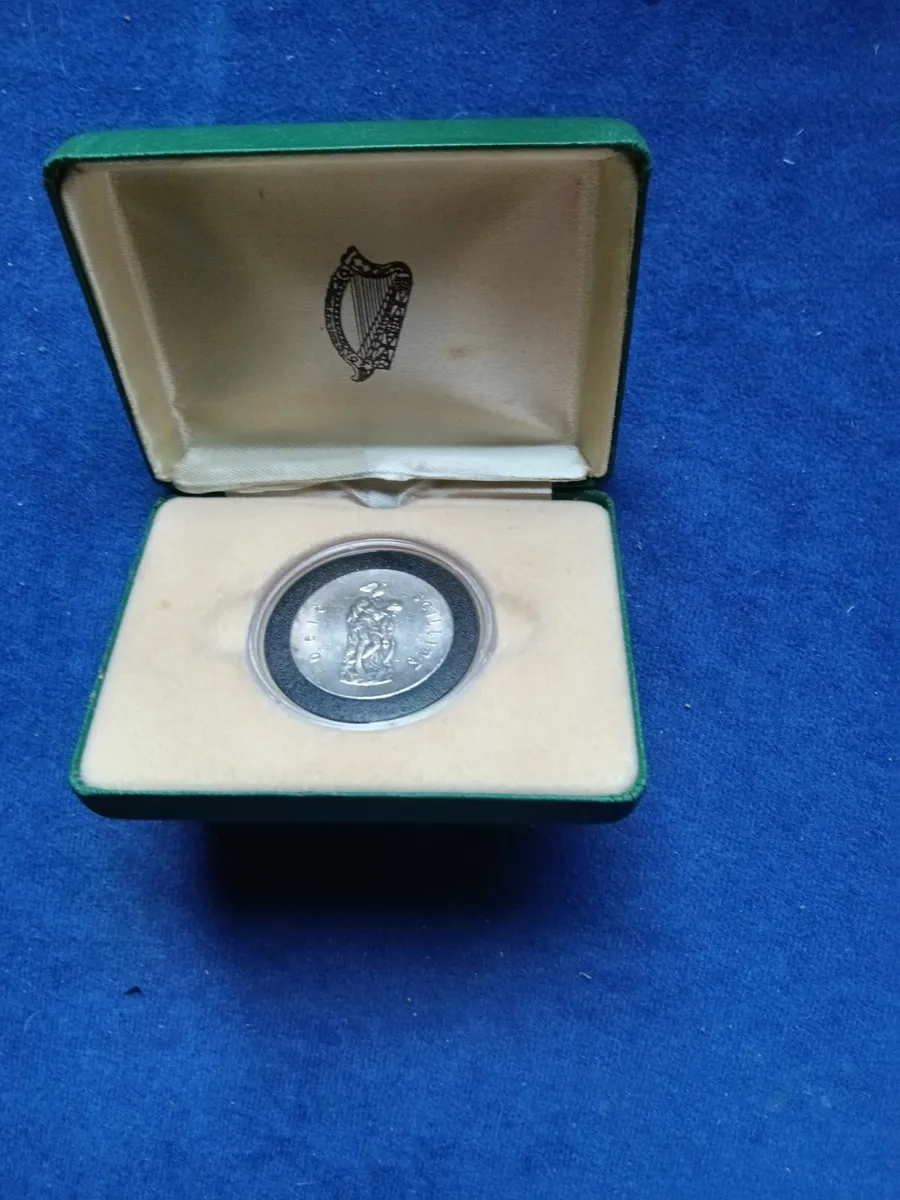 1966 Ten Shillings Coin - Image 4