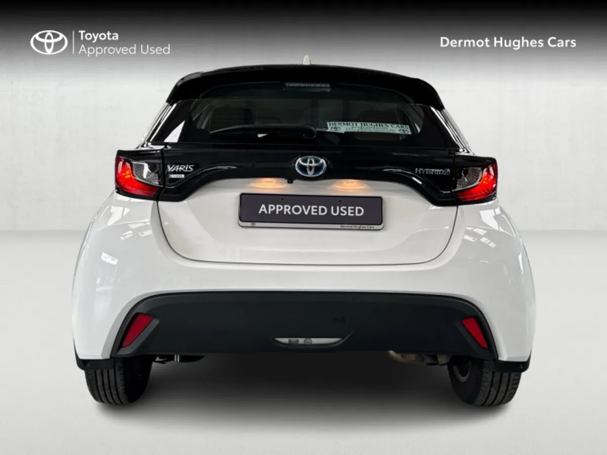 Toyota Yaris 1.5 HYBRID LUNA 4DR AUTO - Image 4