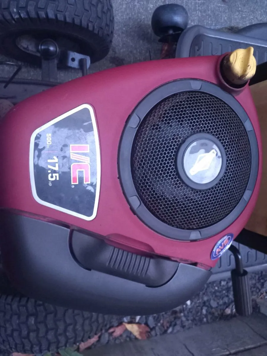 Ride on lawnmower - Image 3