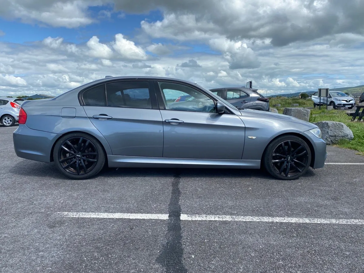 BMW 3- SERIES M SPORT MANUAL - Image 4