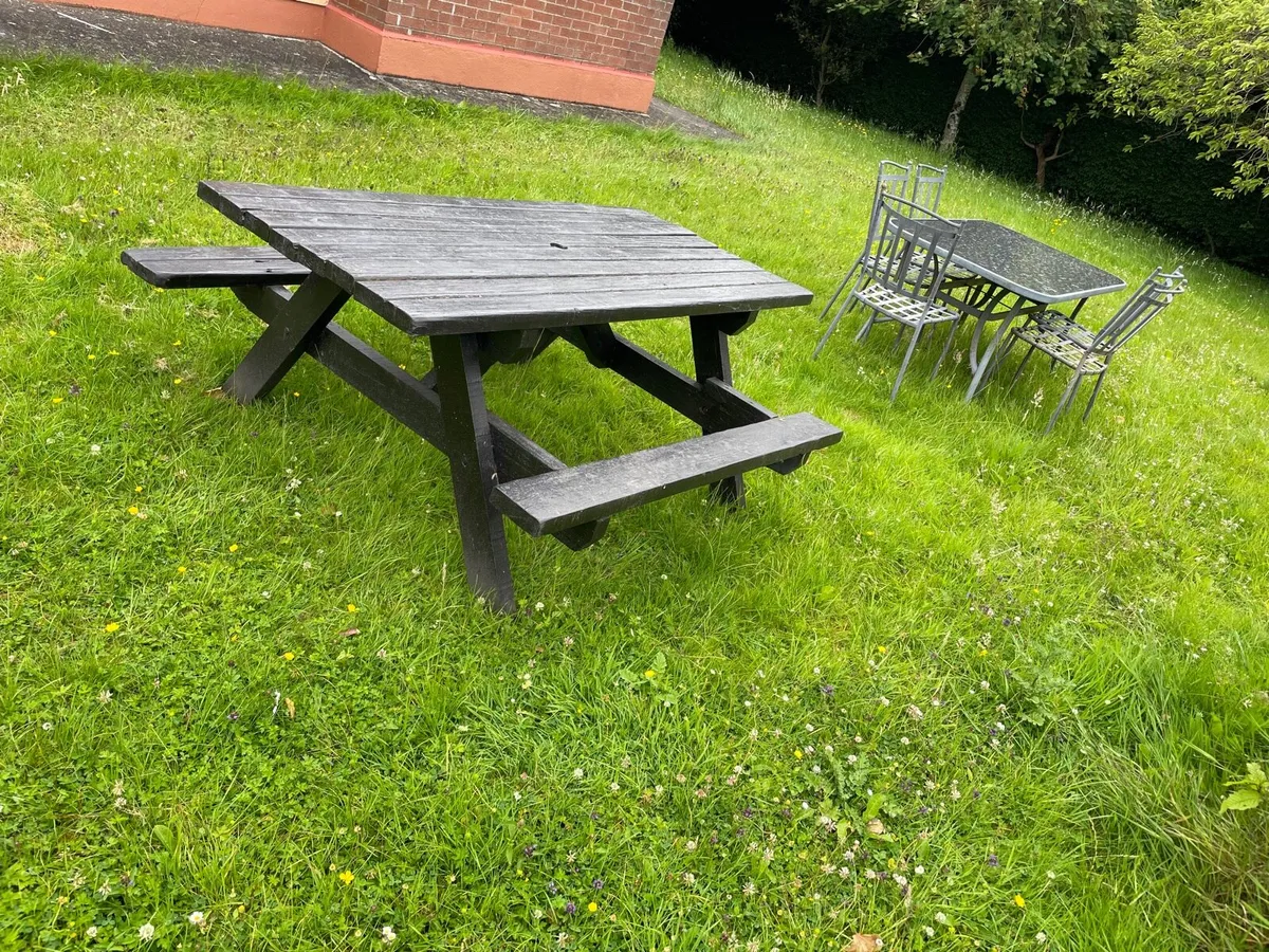 Picnic garden table - Image 1