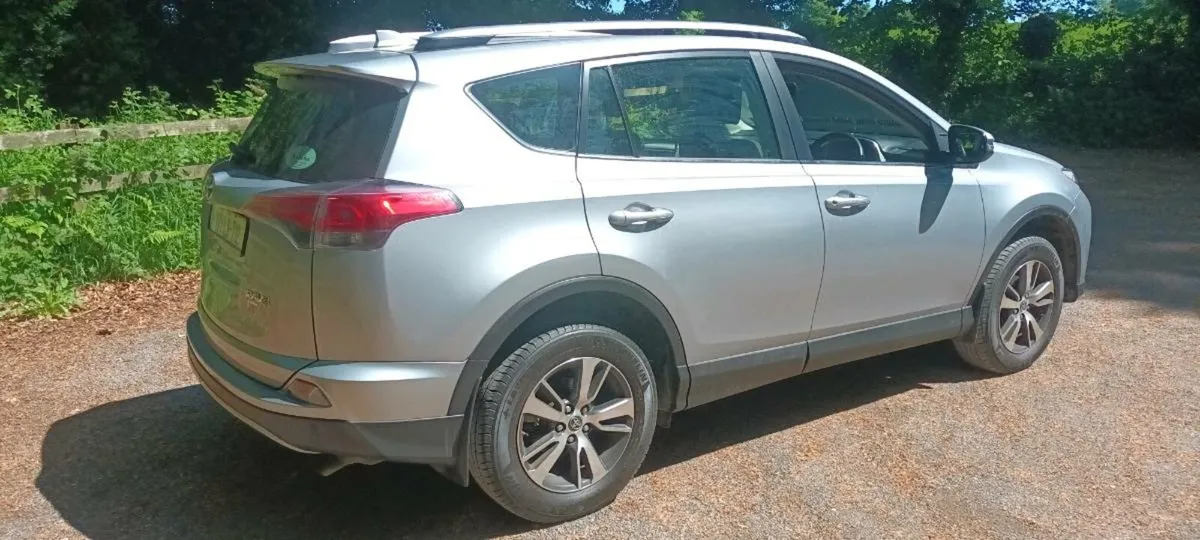 TOYOTA RAV4 2017 LOW MILEAGE 40884 km - Image 3