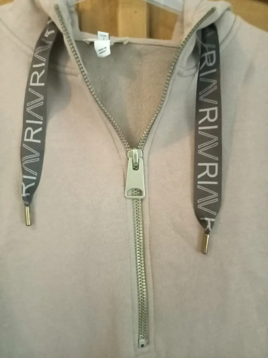 Ladies sweatshirt bundle size 8_10 - Image 2