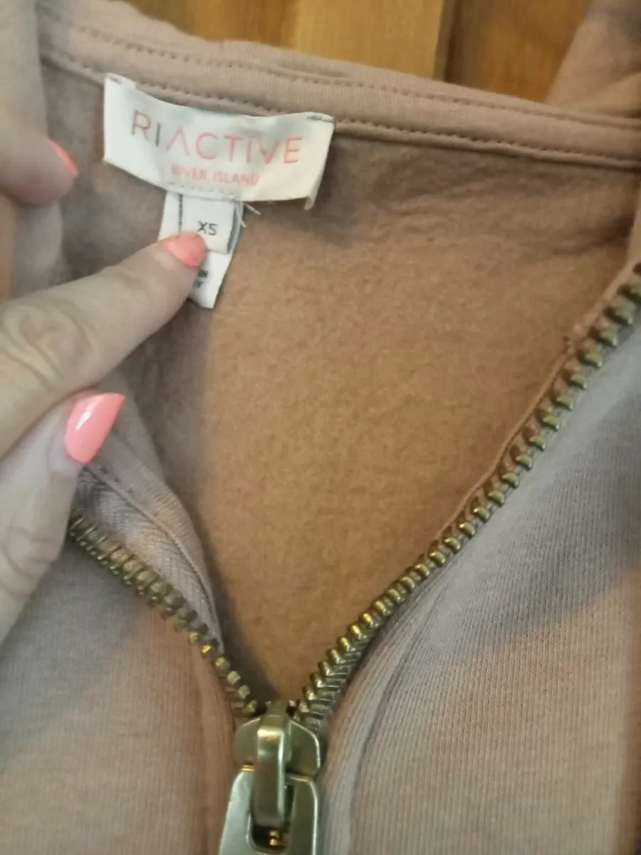 Ladies sweatshirt bundle size 8_10 - Image 3