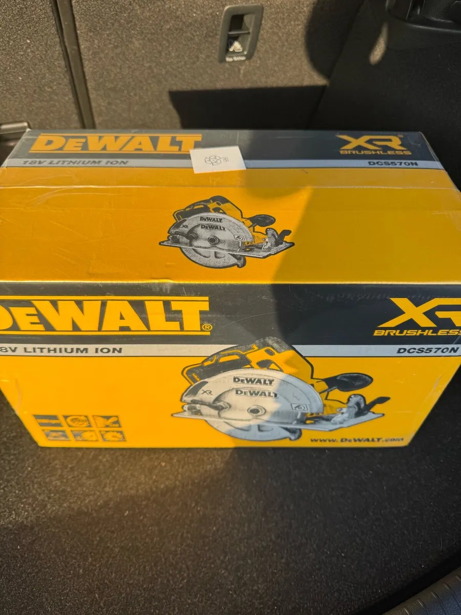 Dewalt skill saw - Image 1