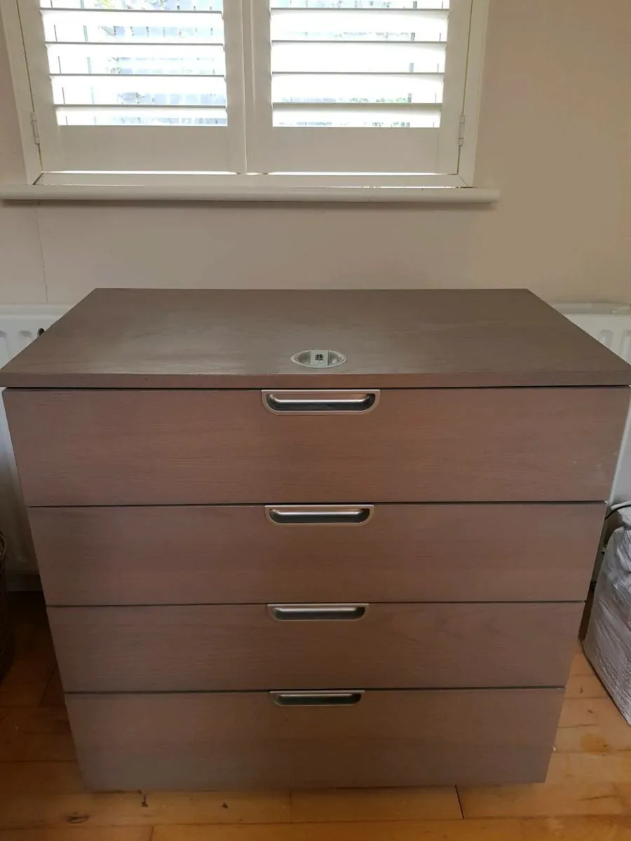 Chest of drawers with combination lock - Image 1